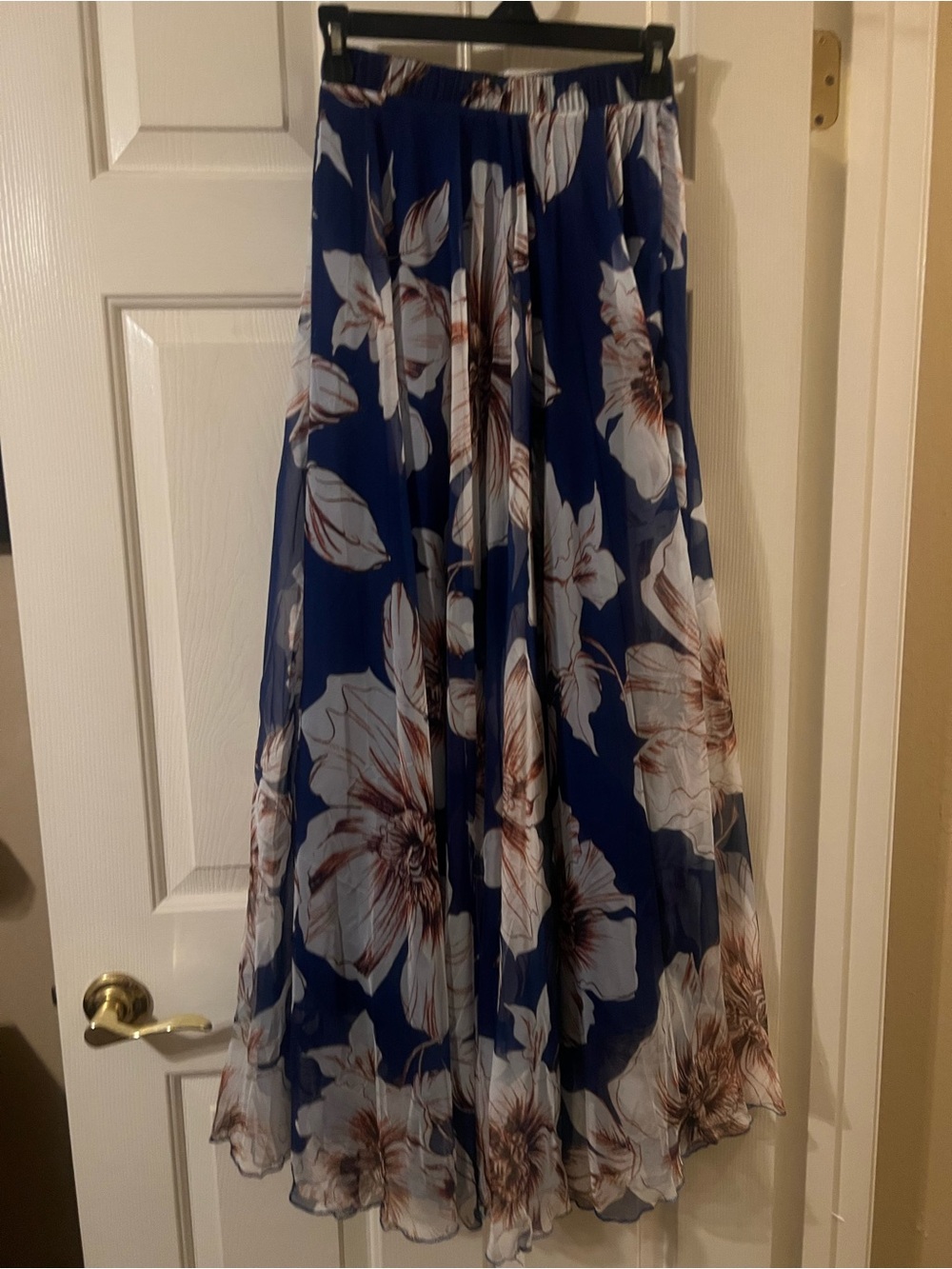 NWOT 🛍️3 for 25 🛍️ Chicwish Marvelous Floral Maxi Skirt in Blue Size XS
